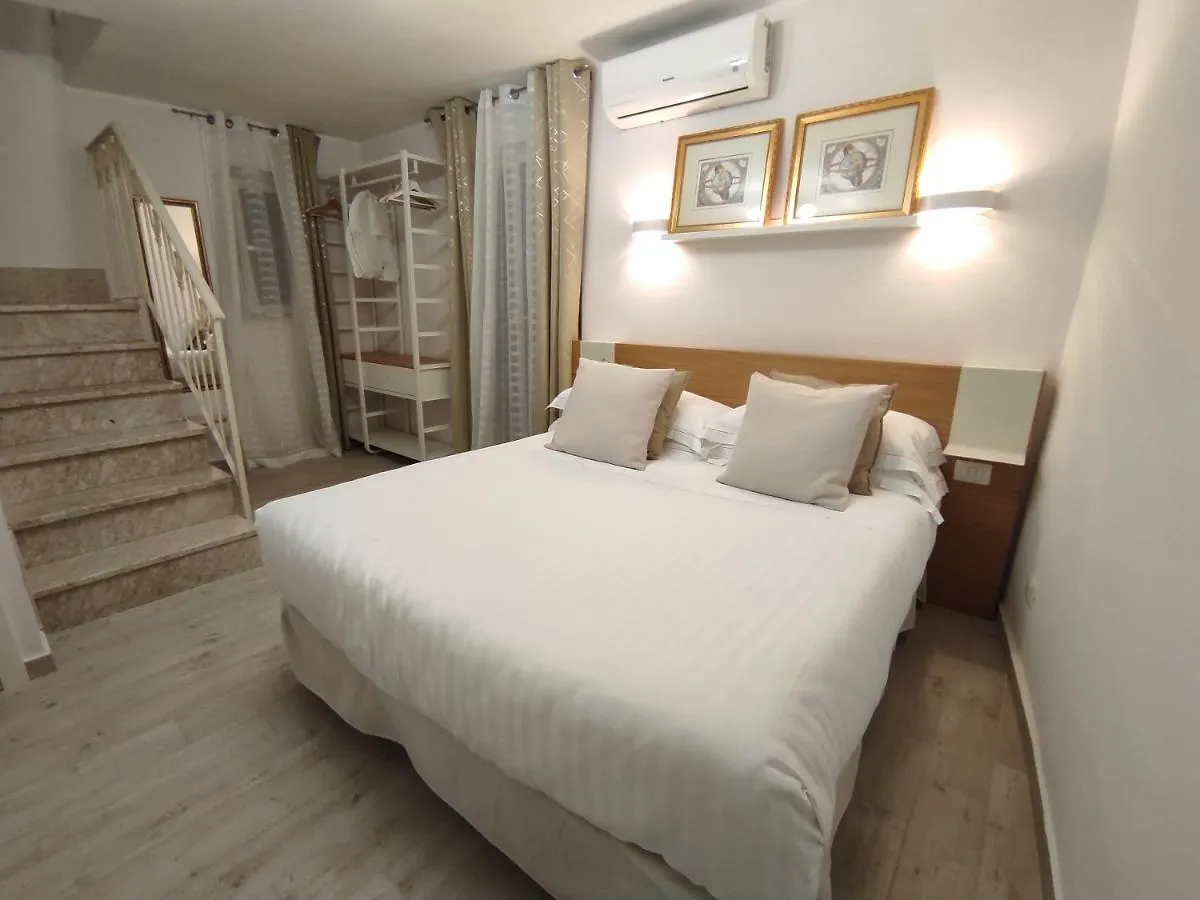 Taormina House Apartment 0*,  Italy